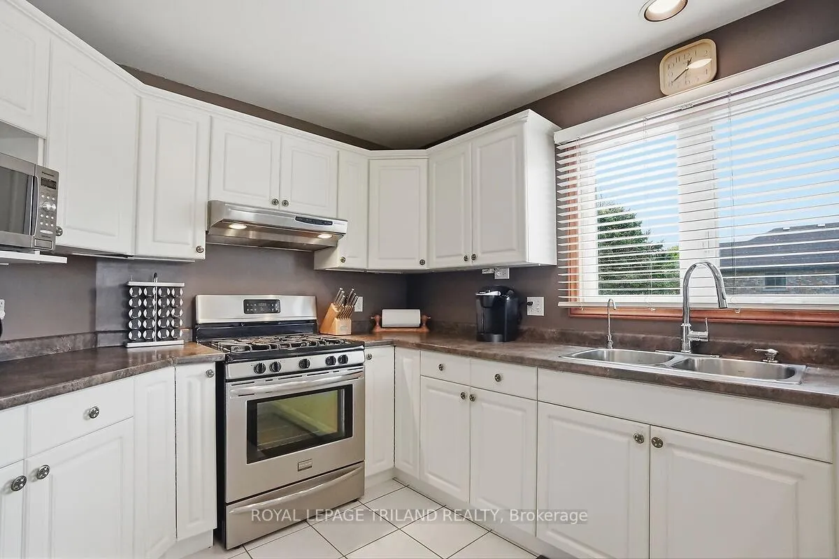 Photo 33 of 24671 Dodge Drive, Strathroy-Caradoc, Cairngorm — HOMEH