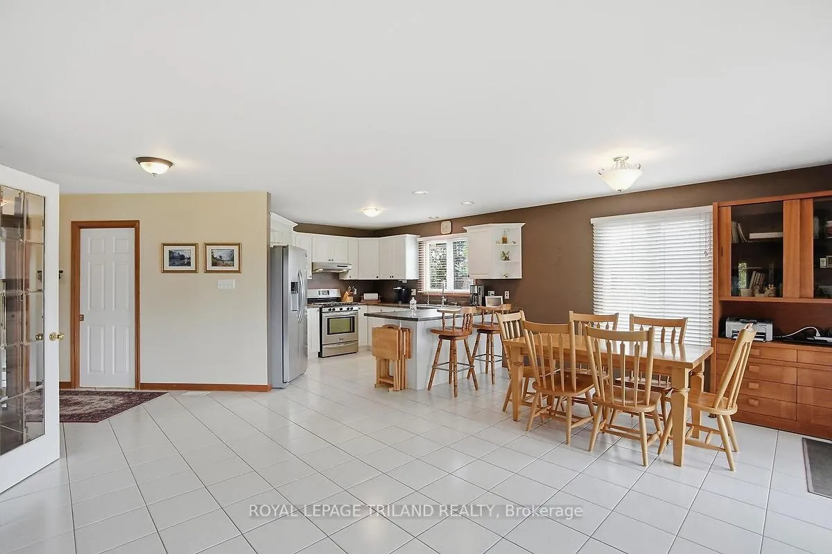 Photo 39 of 24671 Dodge Drive, Strathroy-Caradoc, Cairngorm — HOMEH