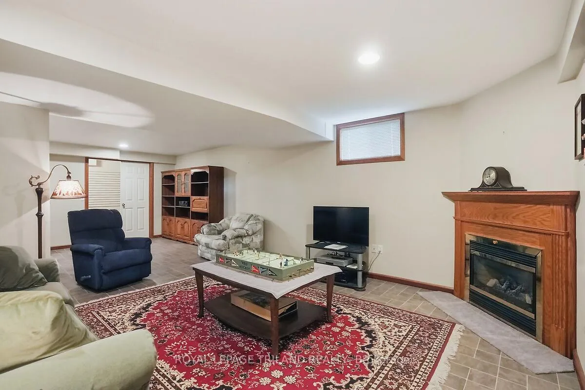 Photo 41 of 24671 Dodge Drive, Strathroy-Caradoc, Cairngorm — HOMEH