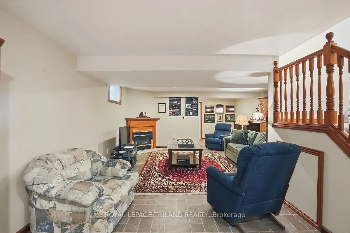 Photo 44 of 24671 Dodge Drive, Strathroy-Caradoc, Cairngorm — HOMEH