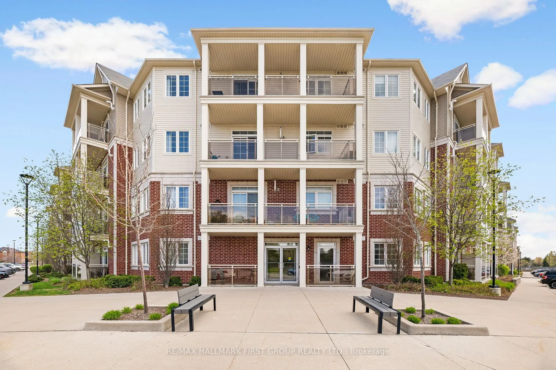 Photo 1 of Unit 111, 80 Aspen Springs Drive, Clarington, Bowmanville — HOMEH