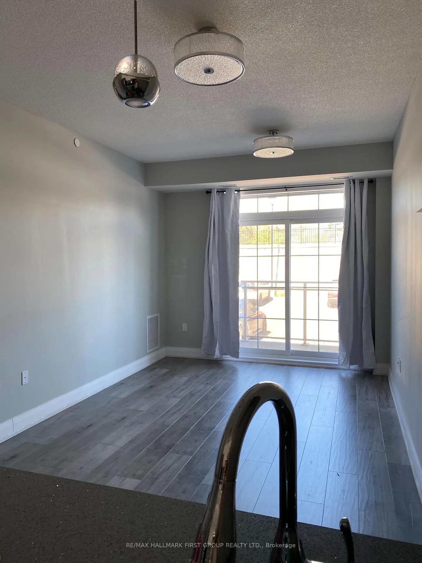 Photo 3 of Unit 111, 80 Aspen Springs Drive, Clarington, Bowmanville — HOMEH