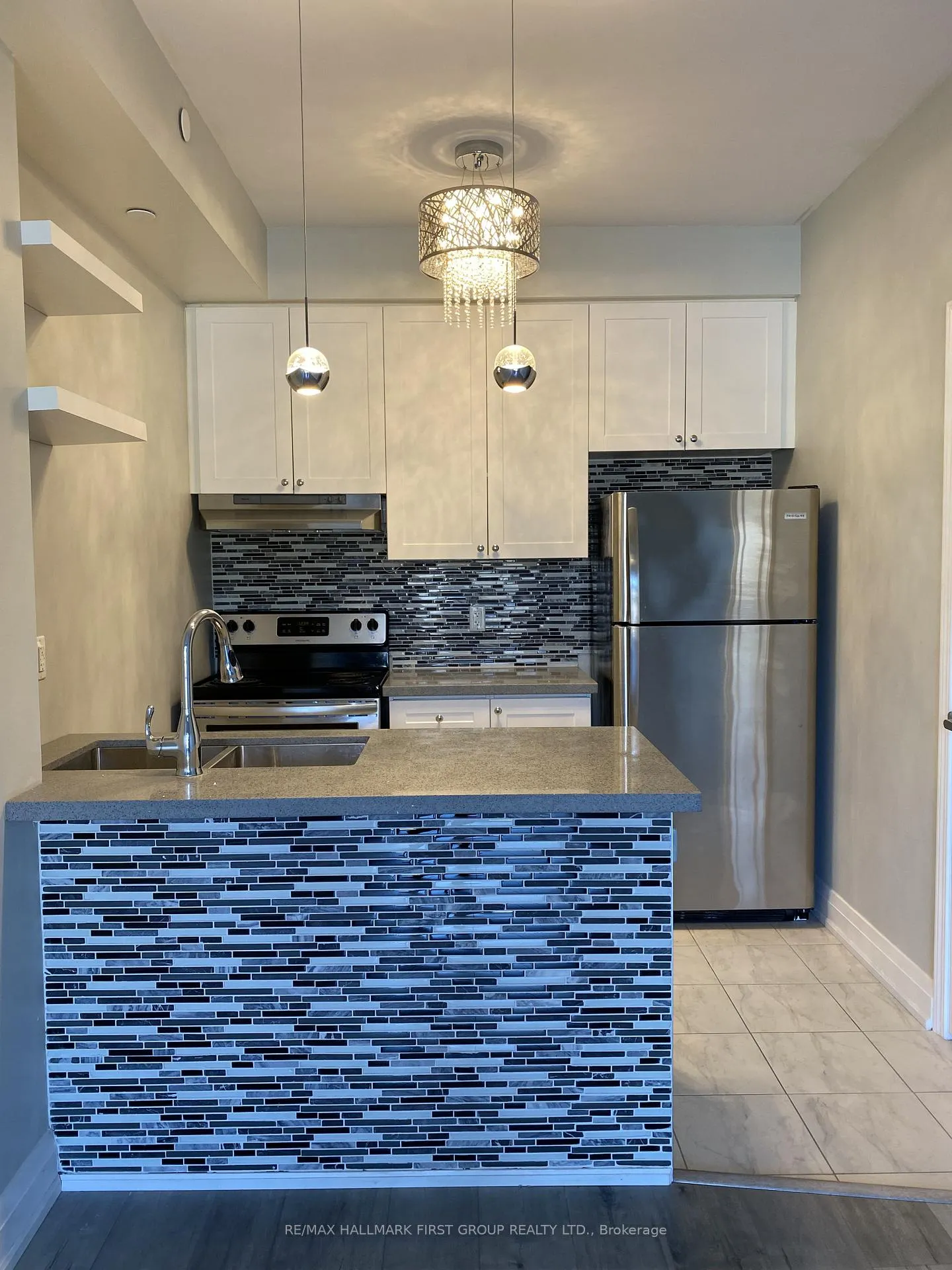 Photo 6 of Unit 111, 80 Aspen Springs Drive, Clarington, Bowmanville — HOMEH