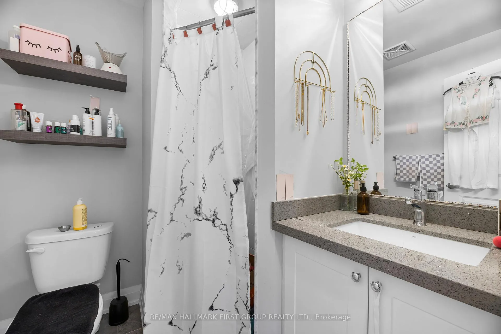 Photo 7 of Unit 111, 80 Aspen Springs Drive, Clarington, Bowmanville — HOMEH