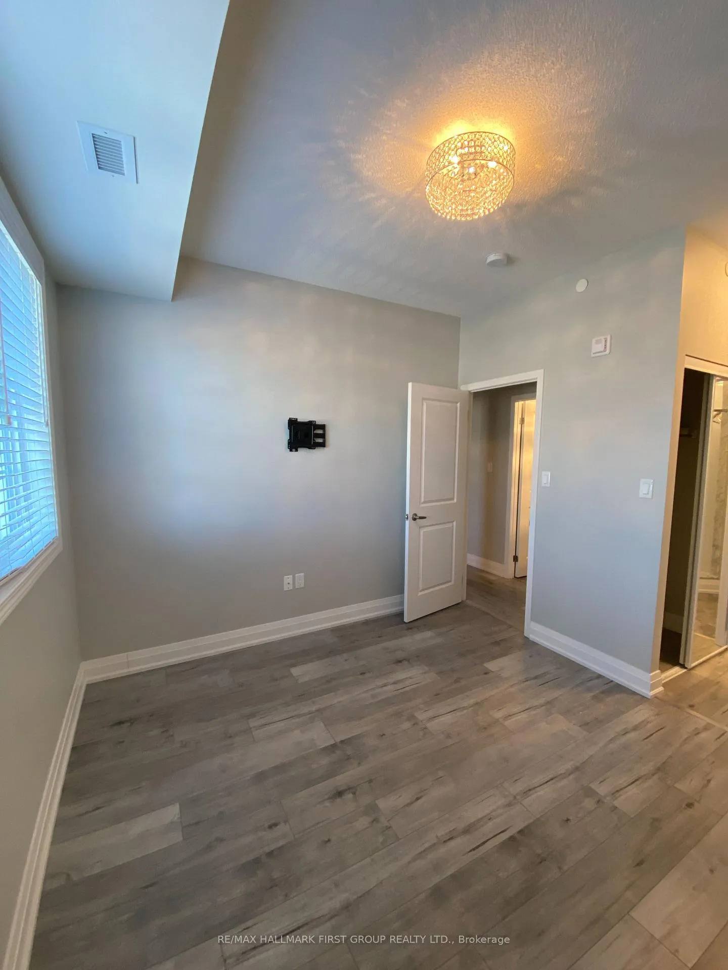 Photo 9 of Unit 111, 80 Aspen Springs Drive, Clarington, Bowmanville — HOMEH