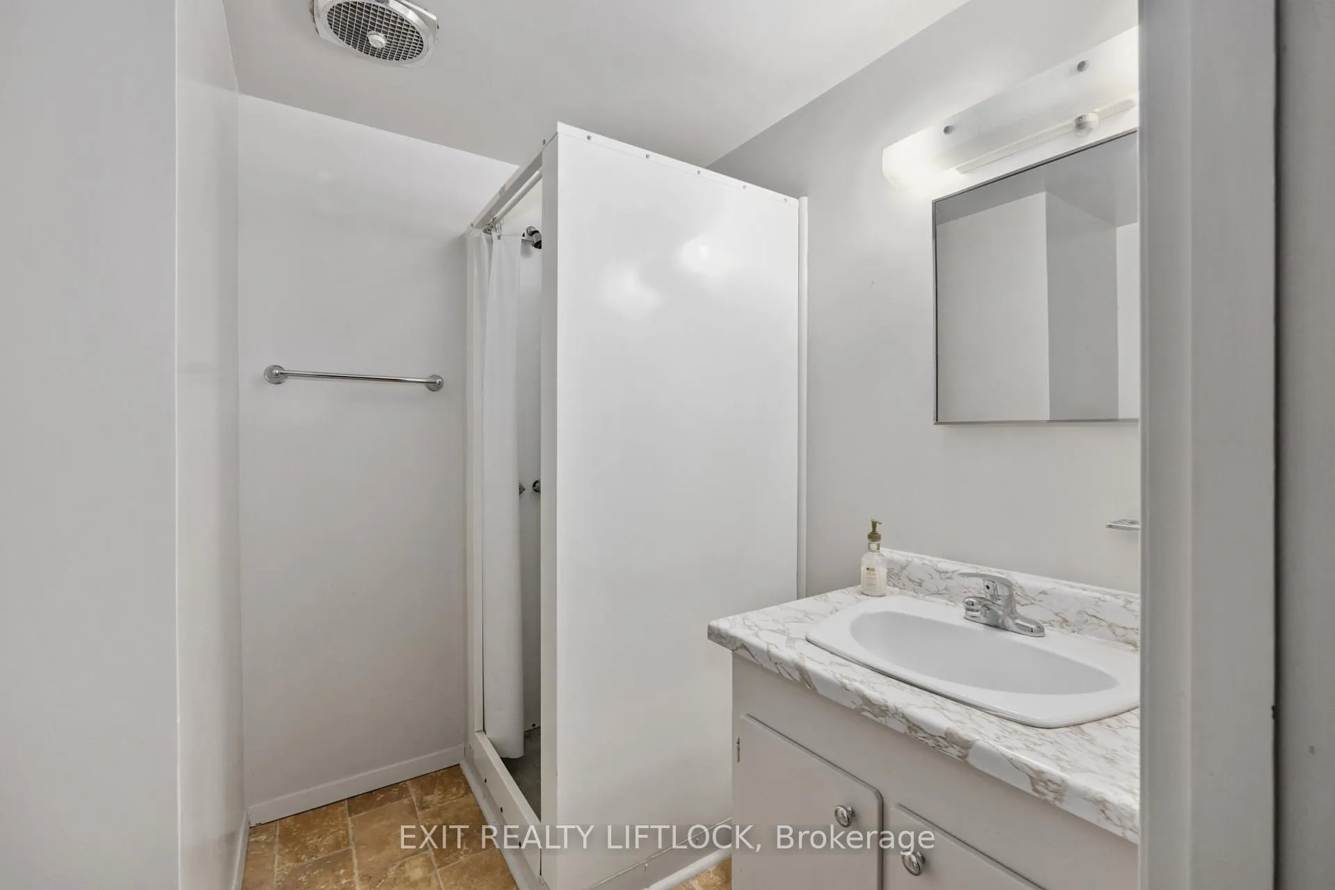 Photo 19 of 1224 Cabot Street, Peterborough, Northcrest Ward 5 — HOMEH