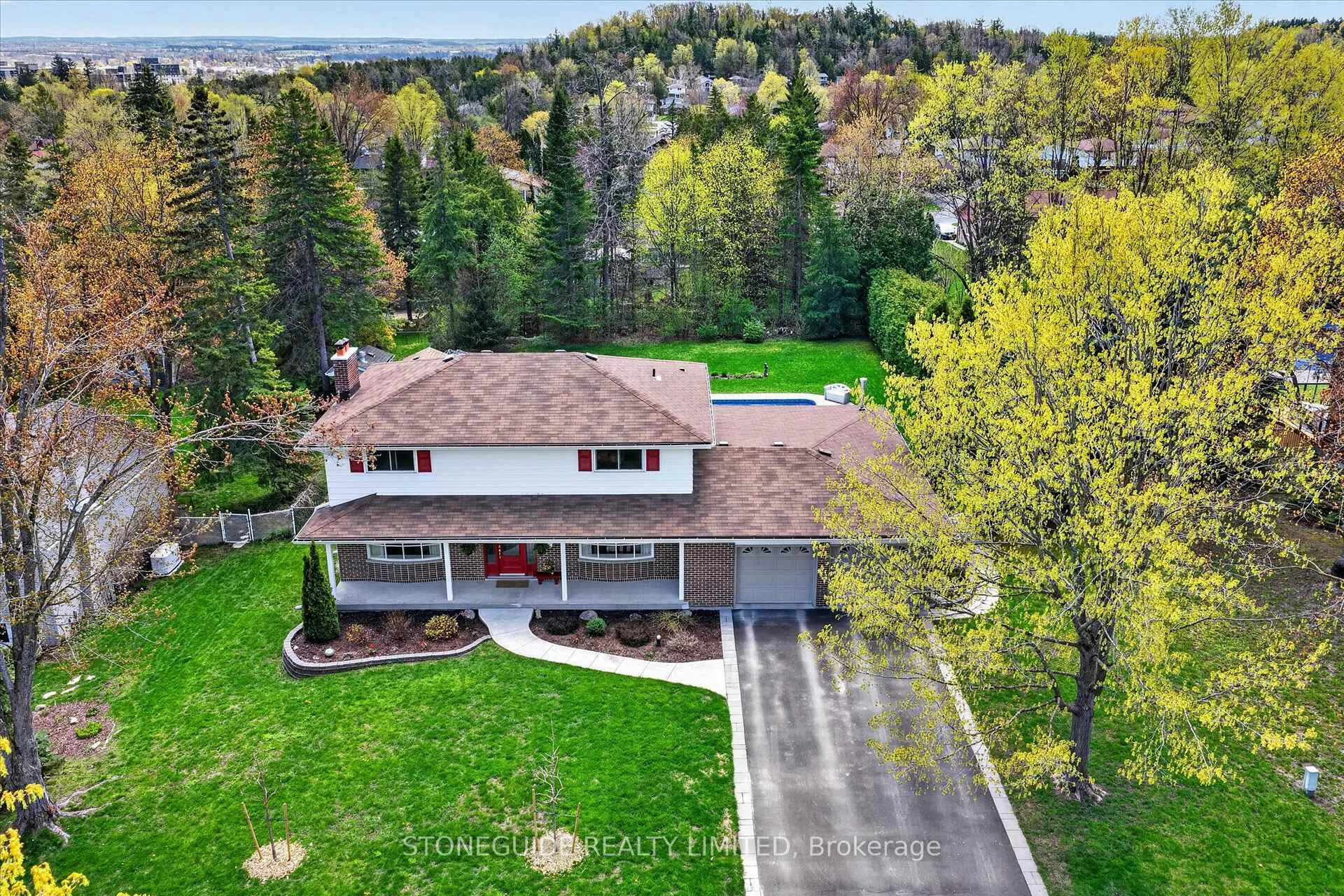 Photo 2 of 29 Weller Crescent, Peterborough, Monaghan Ward 2 — HOMEH
