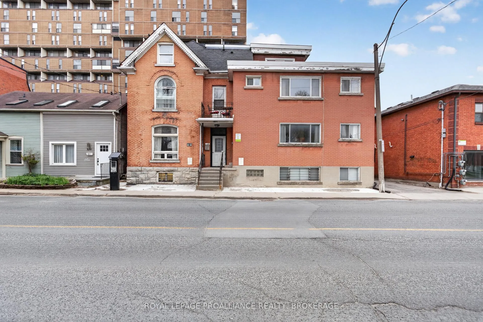 Photo 2 of 322 Queen Street, Kingston, East of Sir John A. Blvd — HOMEH