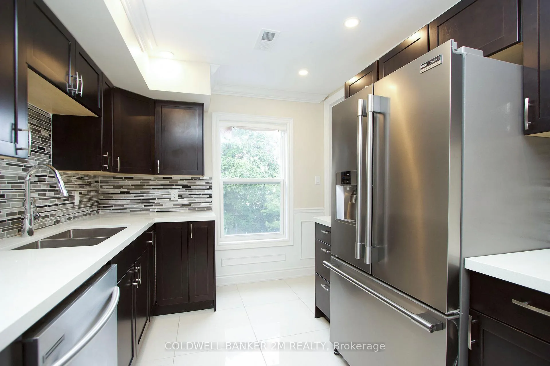 Photo 6 of Unit 2, 242 Kendal Avenue, Oshawa, O'Neill — HOMEH