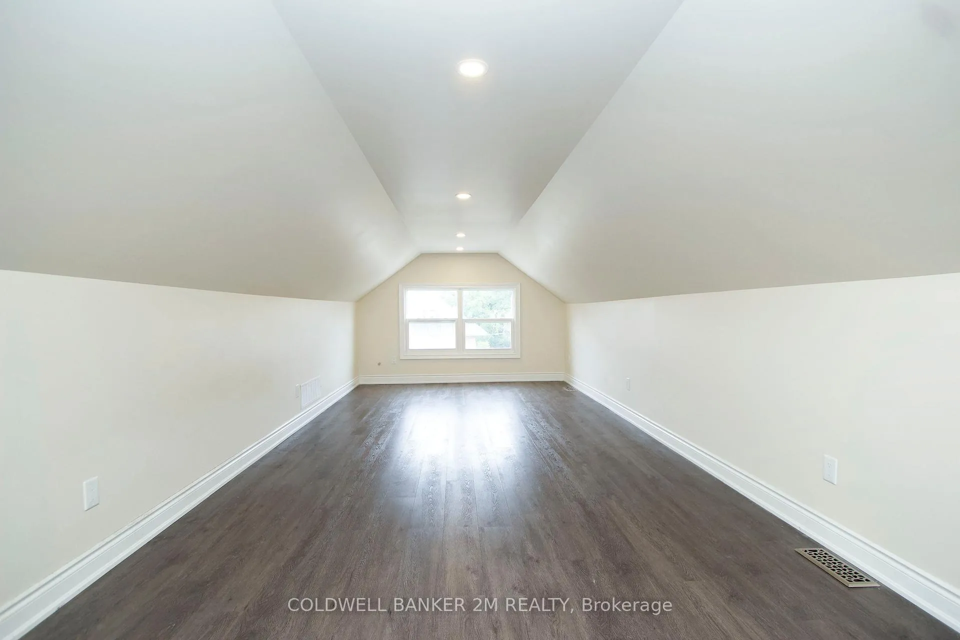 Photo 15 of Unit 2, 242 Kendal Avenue, Oshawa, O'Neill — HOMEH