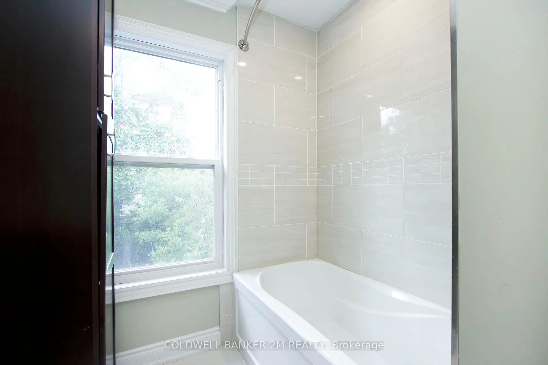 Photo 19 of Unit 2, 242 Kendal Avenue, Oshawa, O'Neill — HOMEH