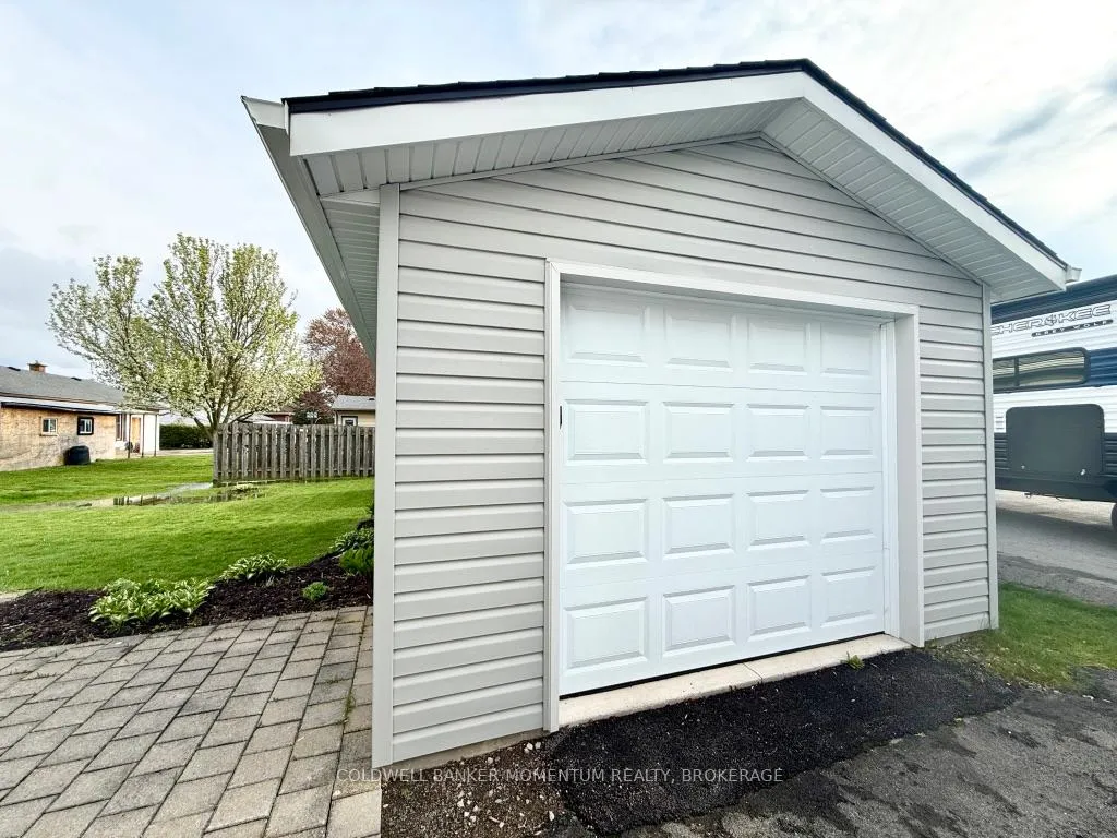 Photo 37 of 25 Thomson Road, Welland, N. Welland — HOMEH