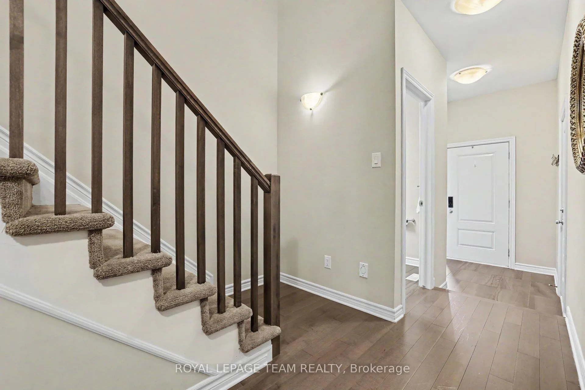 Photo 4 of 293 Fergus Crescent, Ottawa, Barrhaven - Cedargrove/Fraserdale — HOMEH