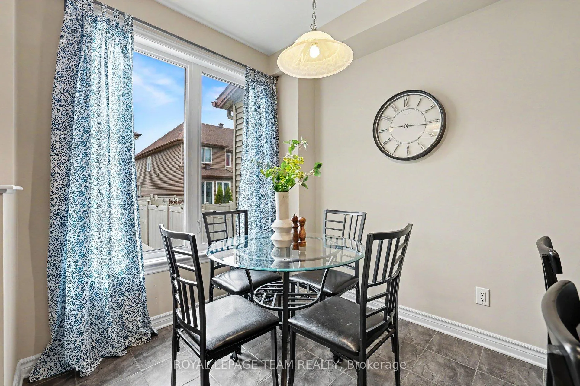 Photo 15 of 293 Fergus Crescent, Ottawa, Barrhaven - Cedargrove/Fraserdale — HOMEH