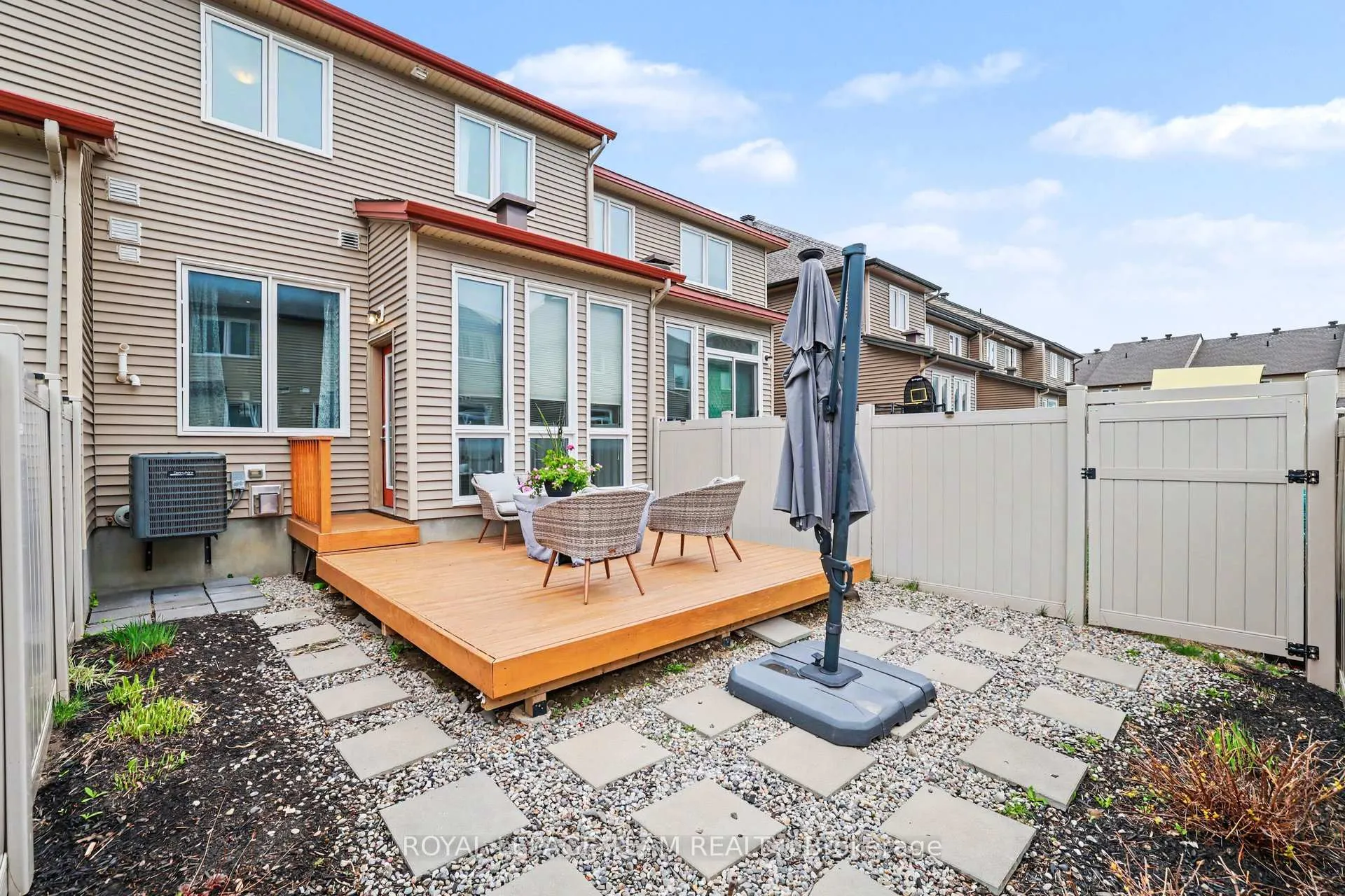 Photo 31 of 293 Fergus Crescent, Ottawa, Barrhaven - Cedargrove/Fraserdale — HOMEH
