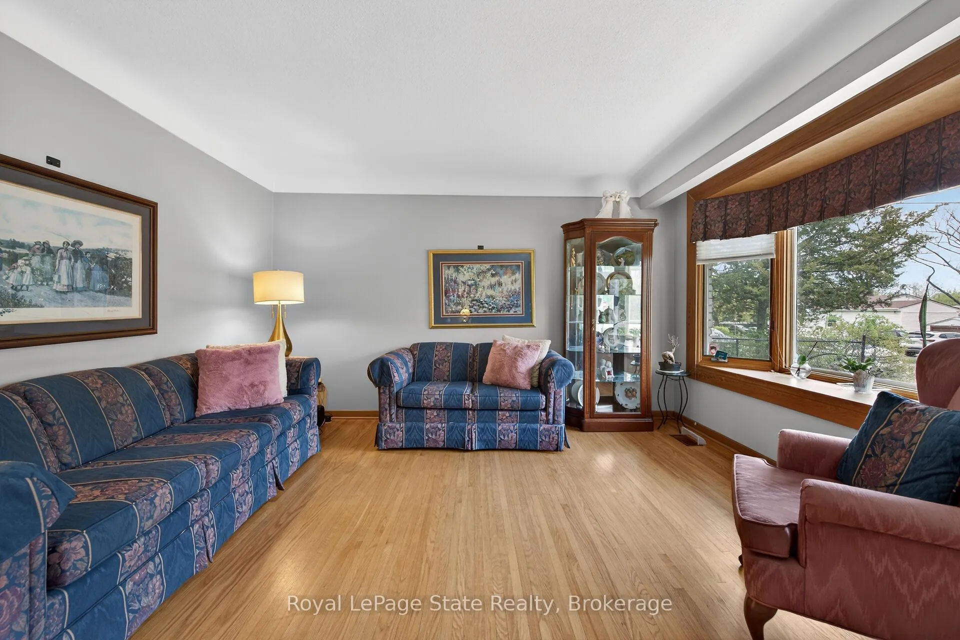 Photo 14 of 8 Woodrow Street N, St. Catharines, Secord Woods — HOMEH
