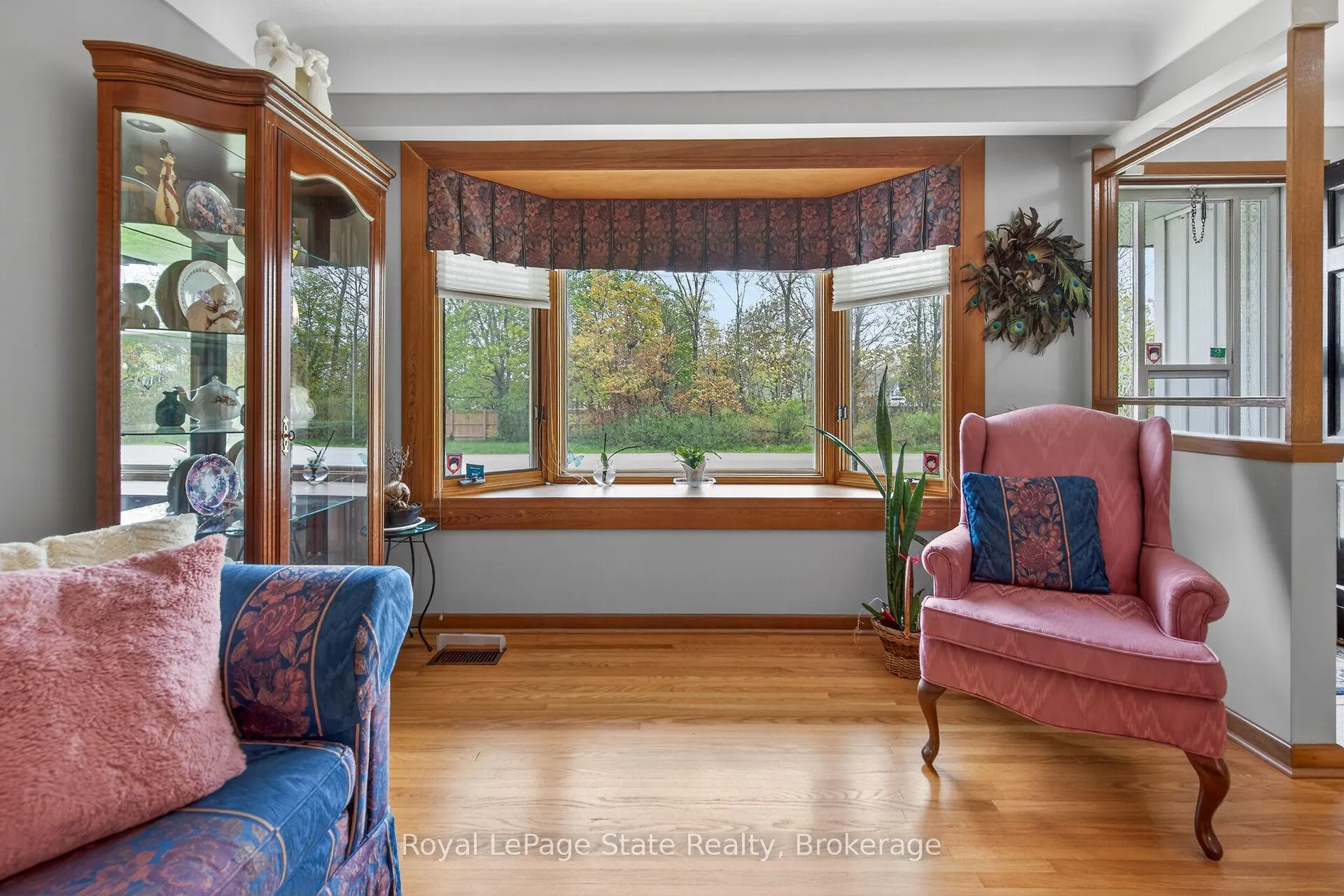 Photo 17 of 8 Woodrow Street N, St. Catharines, Secord Woods — HOMEH