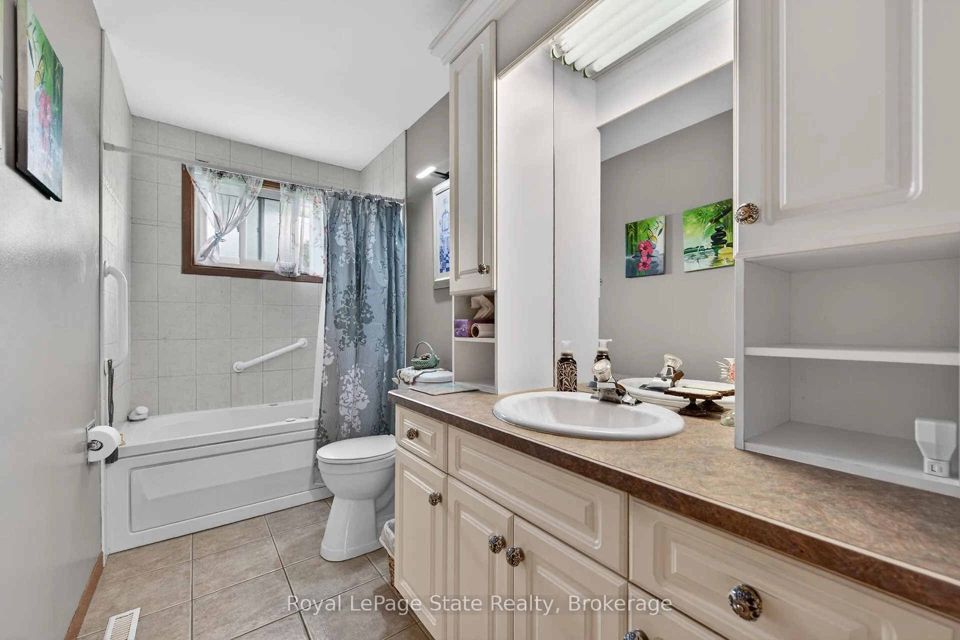 Photo 19 of 8 Woodrow Street N, St. Catharines, Secord Woods — HOMEH