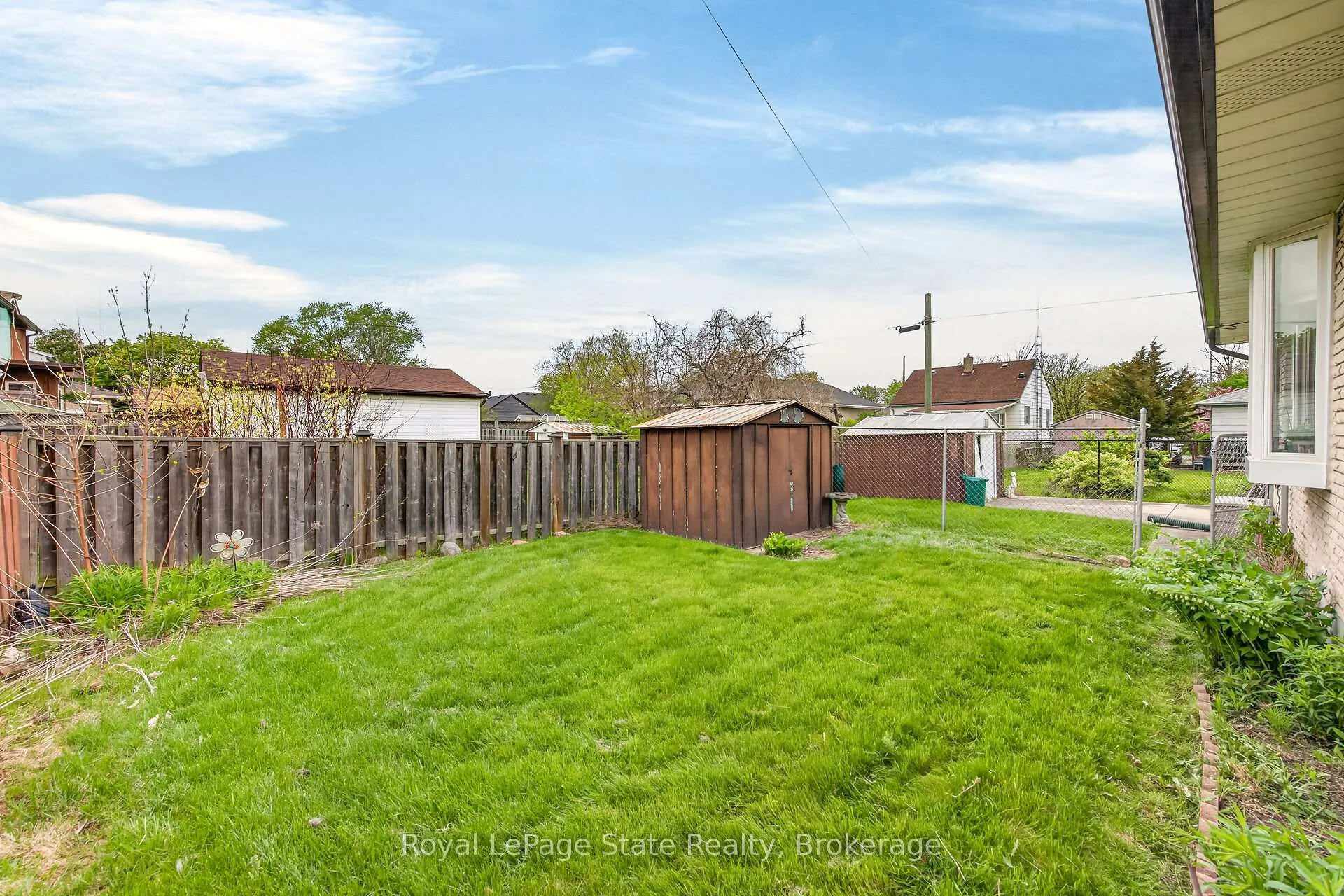 Photo 38 of 8 Woodrow Street N, St. Catharines, Secord Woods — HOMEH