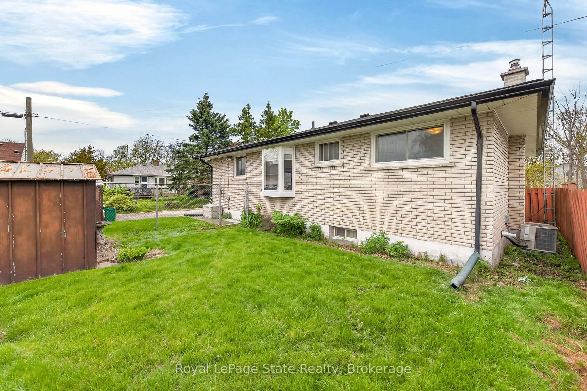 Photo 39 of 8 Woodrow Street N, St. Catharines, Secord Woods — HOMEH