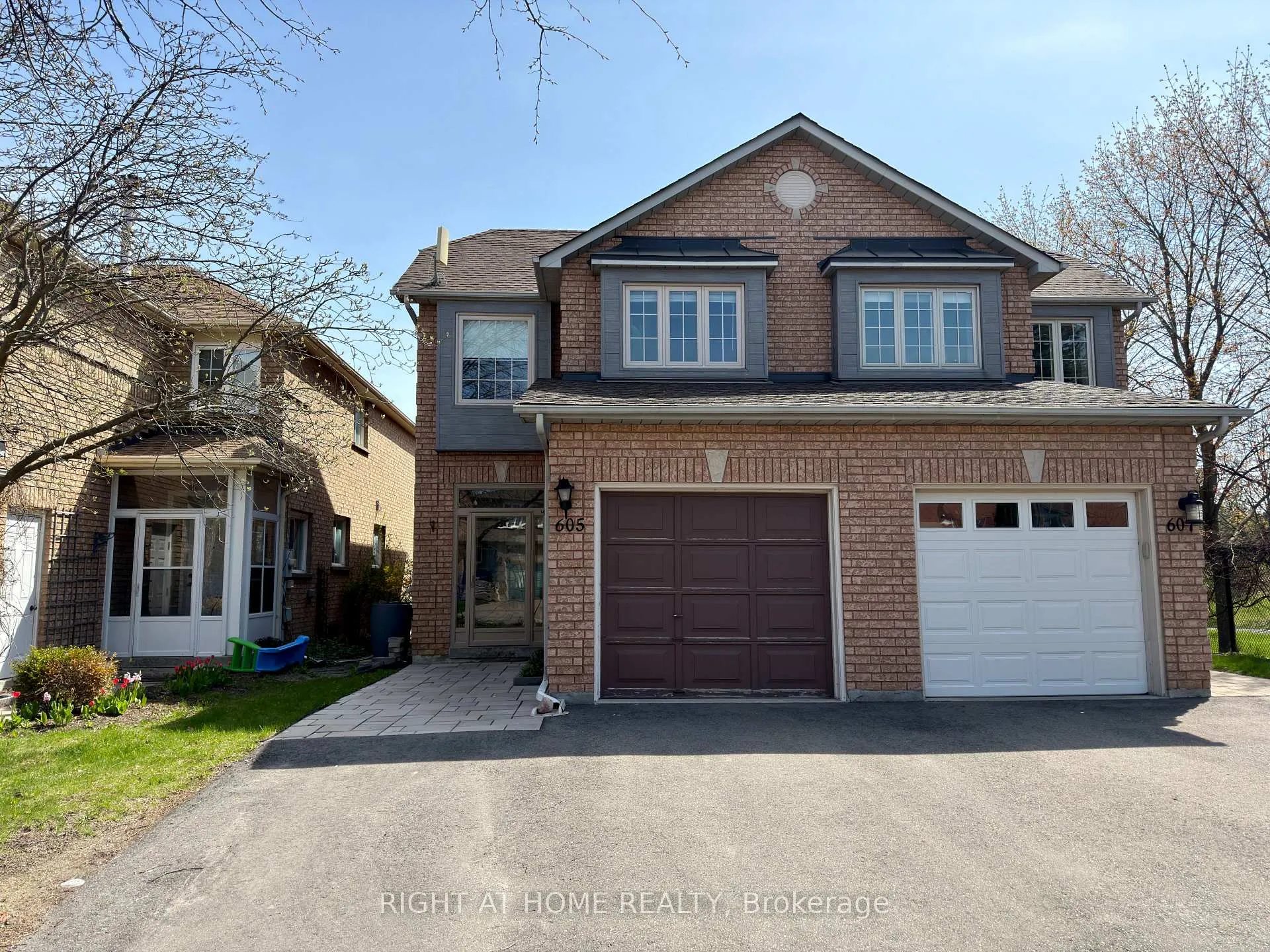 Photo 1 of 605 Willowick Drive, Newmarket, Stonehaven-Wyndham — HOMEH