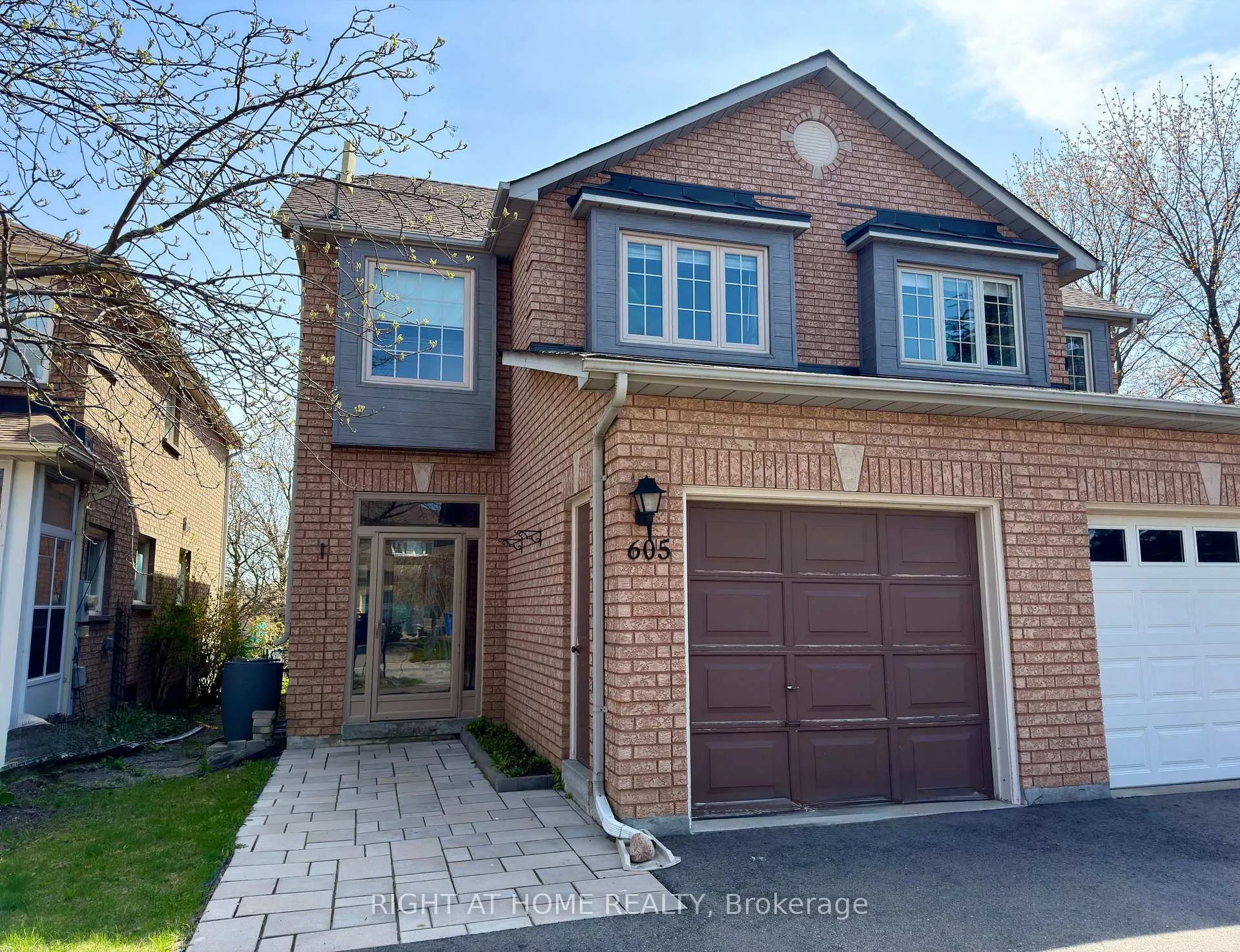 Photo 2 of 605 Willowick Drive, Newmarket, Stonehaven-Wyndham — HOMEH