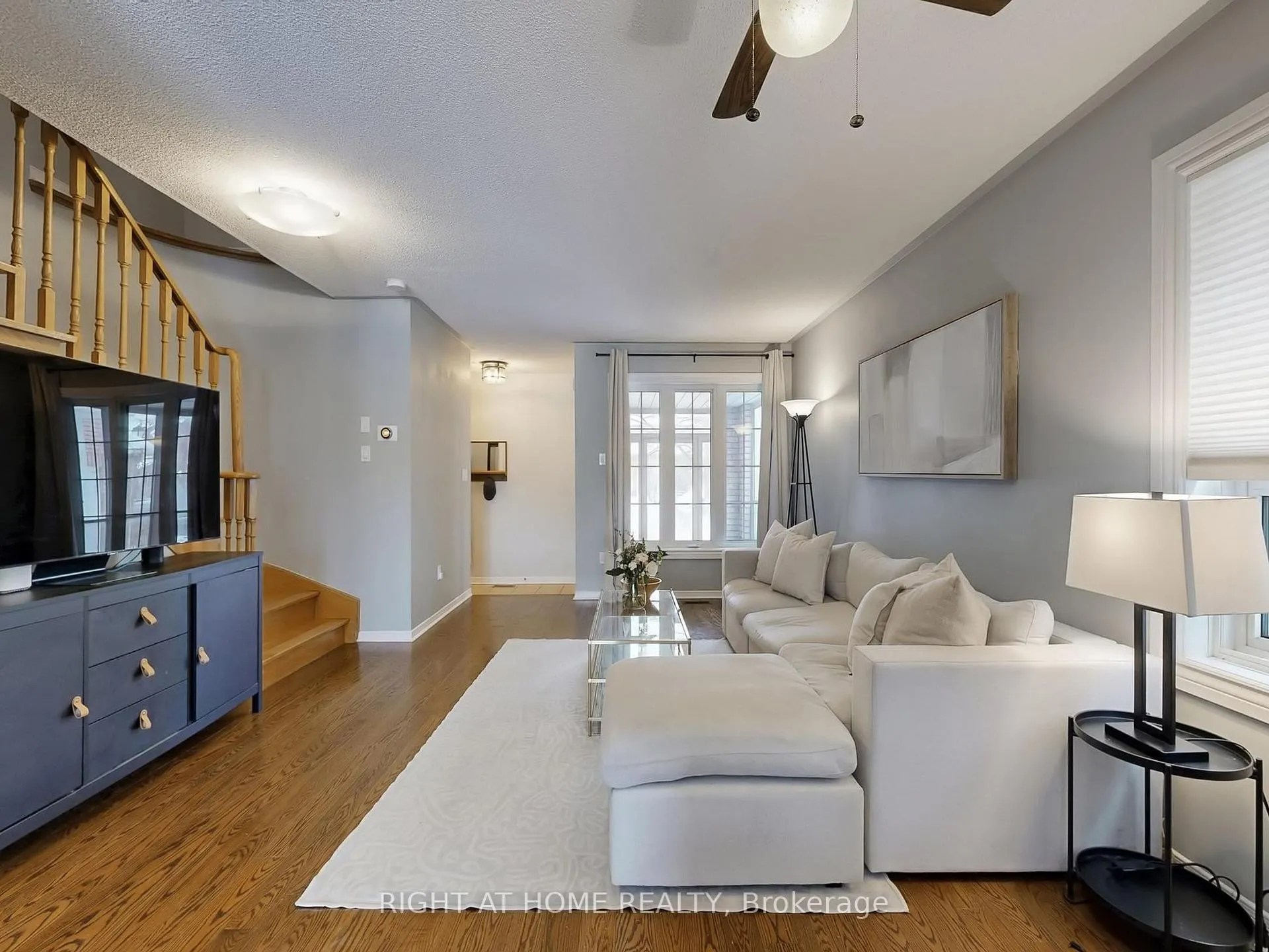Photo 3 of 605 Willowick Drive, Newmarket, Stonehaven-Wyndham — HOMEH