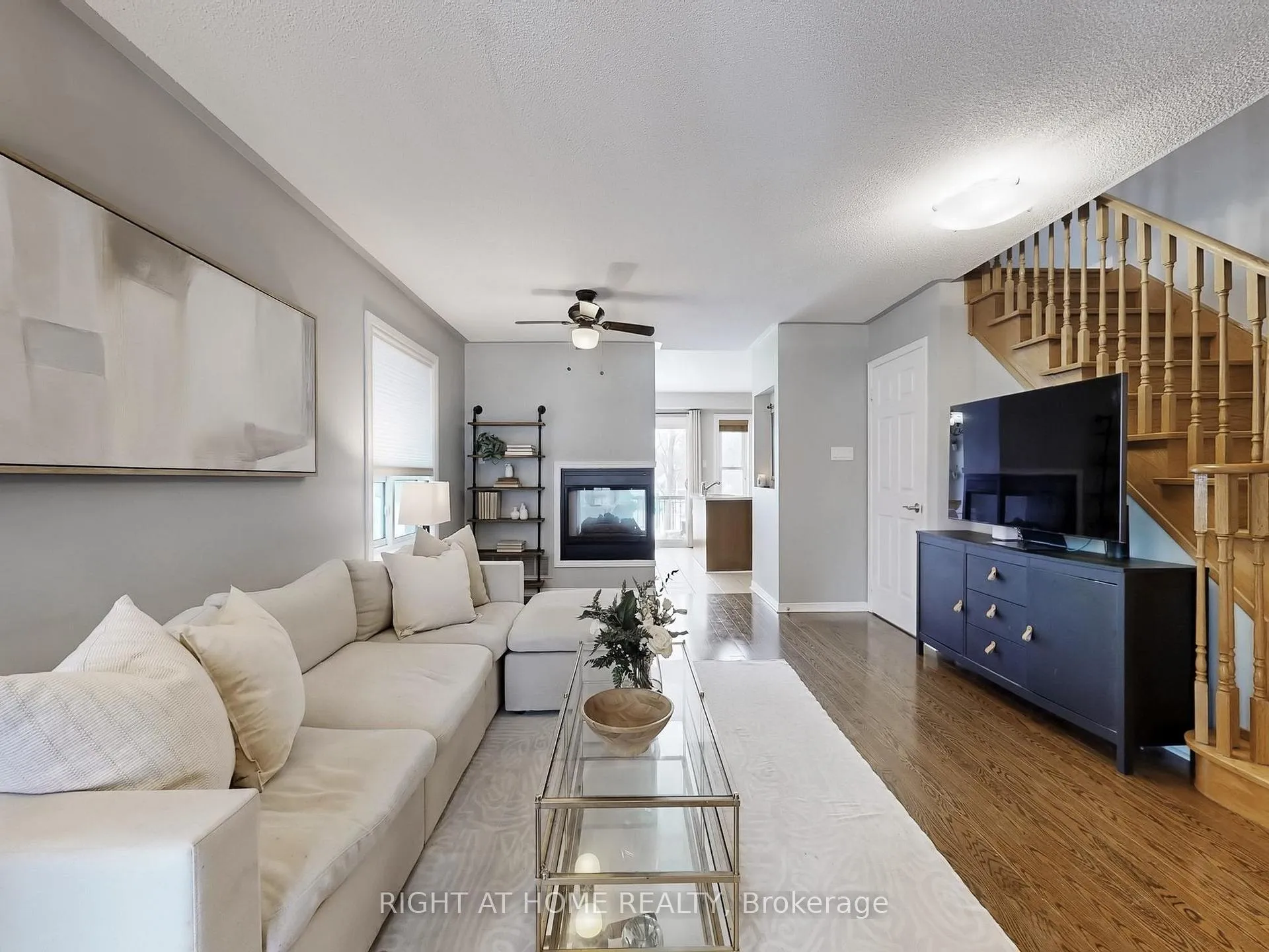 Photo 6 of 605 Willowick Drive, Newmarket, Stonehaven-Wyndham — HOMEH