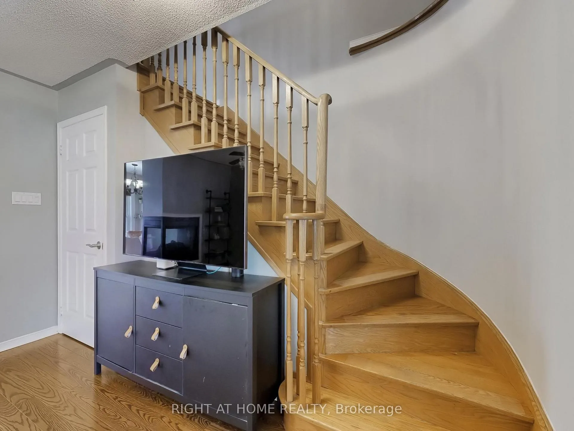 Photo 14 of 605 Willowick Drive, Newmarket, Stonehaven-Wyndham — HOMEH