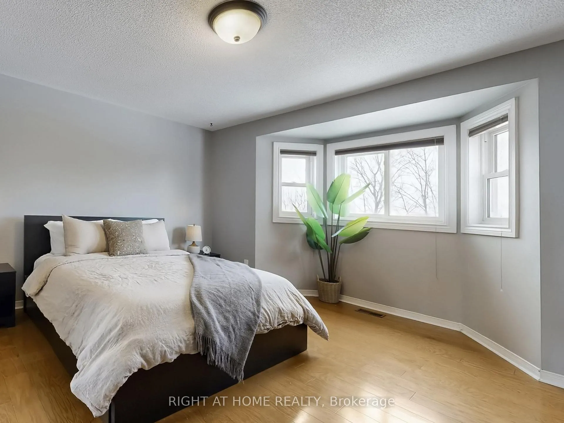 Photo 15 of 605 Willowick Drive, Newmarket, Stonehaven-Wyndham — HOMEH