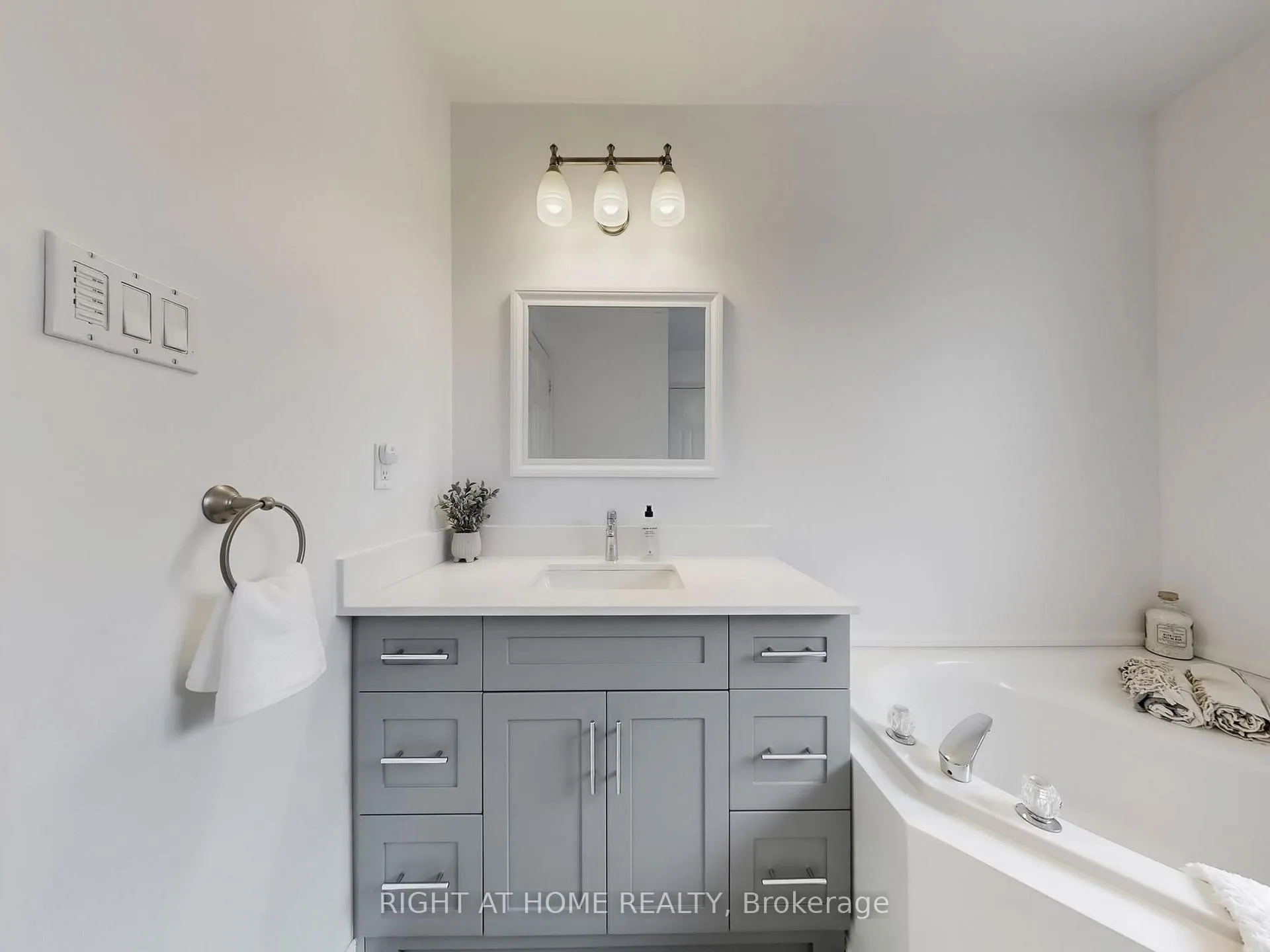 Photo 19 of 605 Willowick Drive, Newmarket, Stonehaven-Wyndham — HOMEH