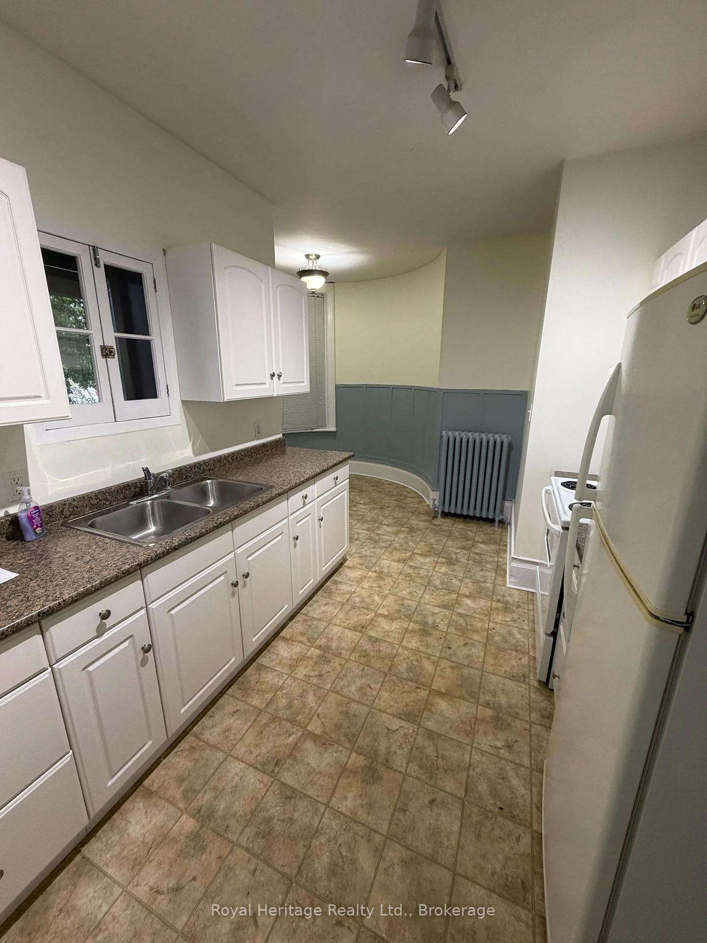 Photo 11 of Unit 4, 80 Bridge Street W, Belleville, Belleville Ward — HOMEH