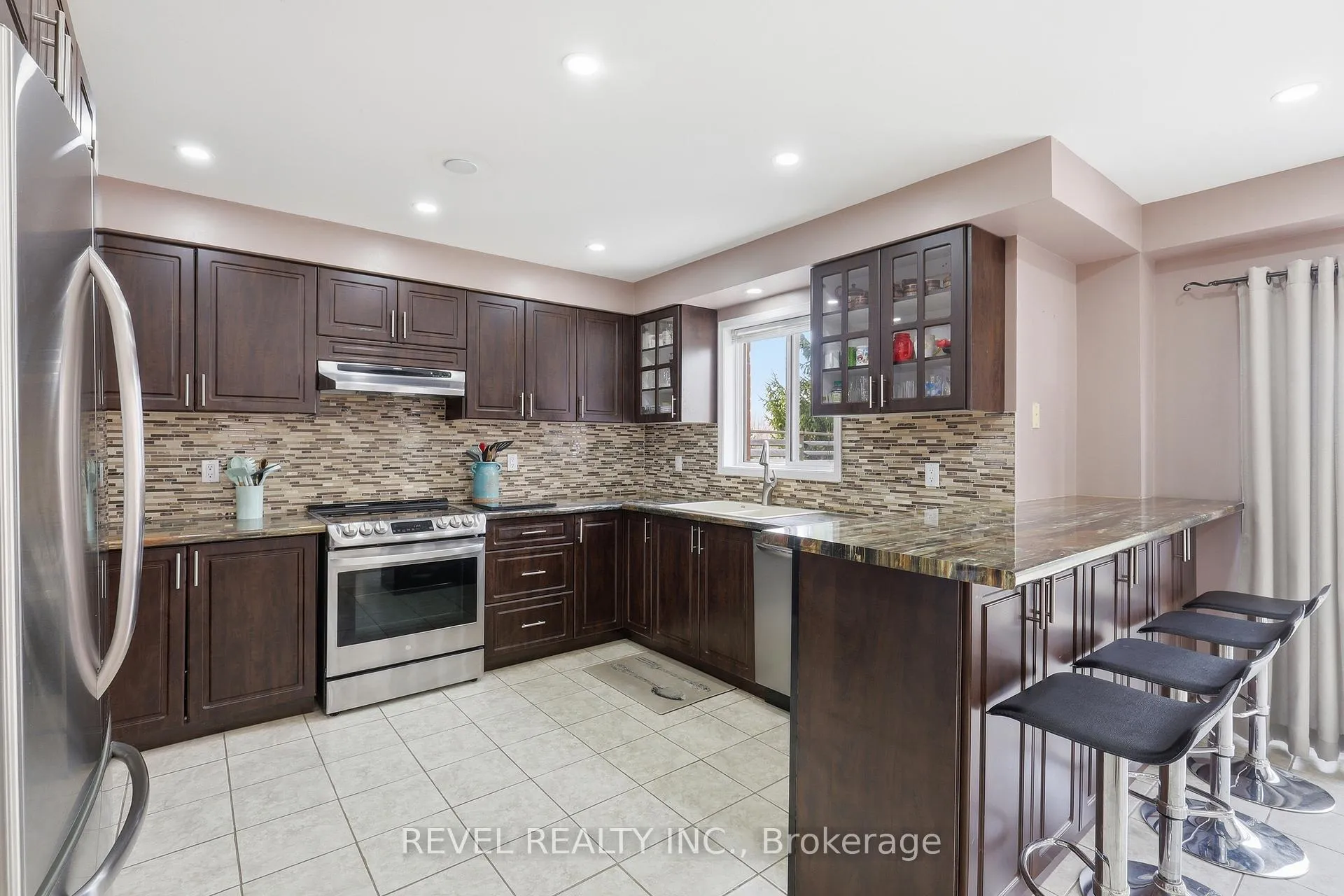 Photo 9 of 116 Hibbard Drive, Ajax, Central — HOMEH