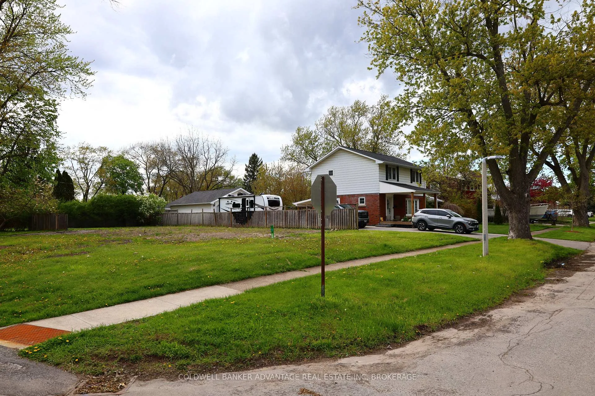 Photo 3 of 74 Summit Avenue, Welland, Prince Charles — HOMEH