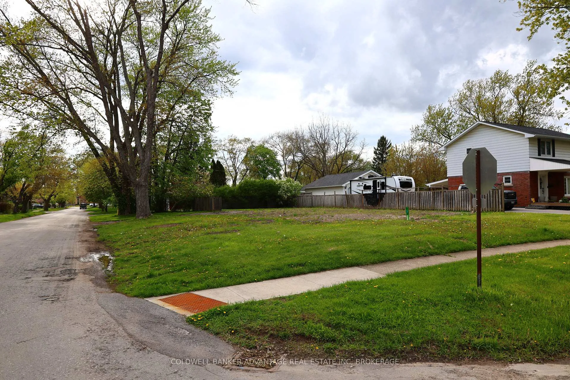 Photo 4 of 74 Summit Avenue, Welland, Prince Charles — HOMEH