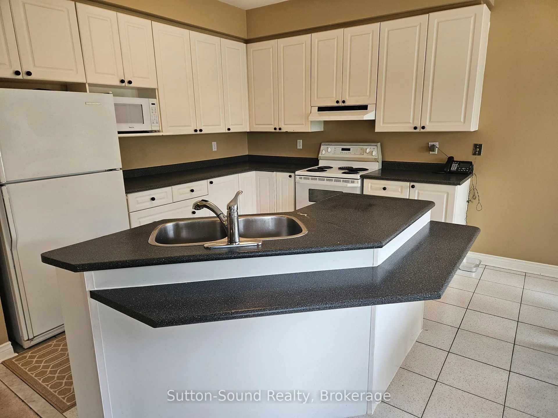Photo 13 of 8 Kirkwood Crescent, Caledon, Rural Caledon — HOMEH