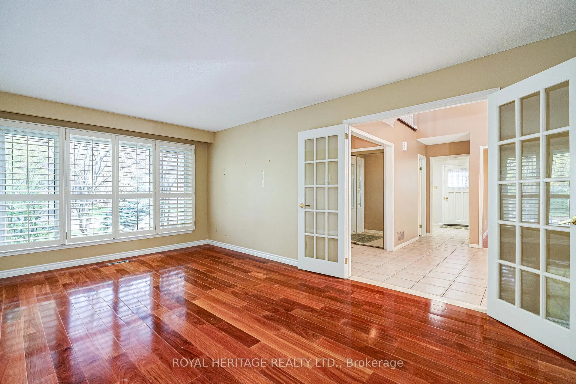 Photo 5 of 100 Squire Bakers Lane, Markham, Sherwood-Amberglen — HOMEH