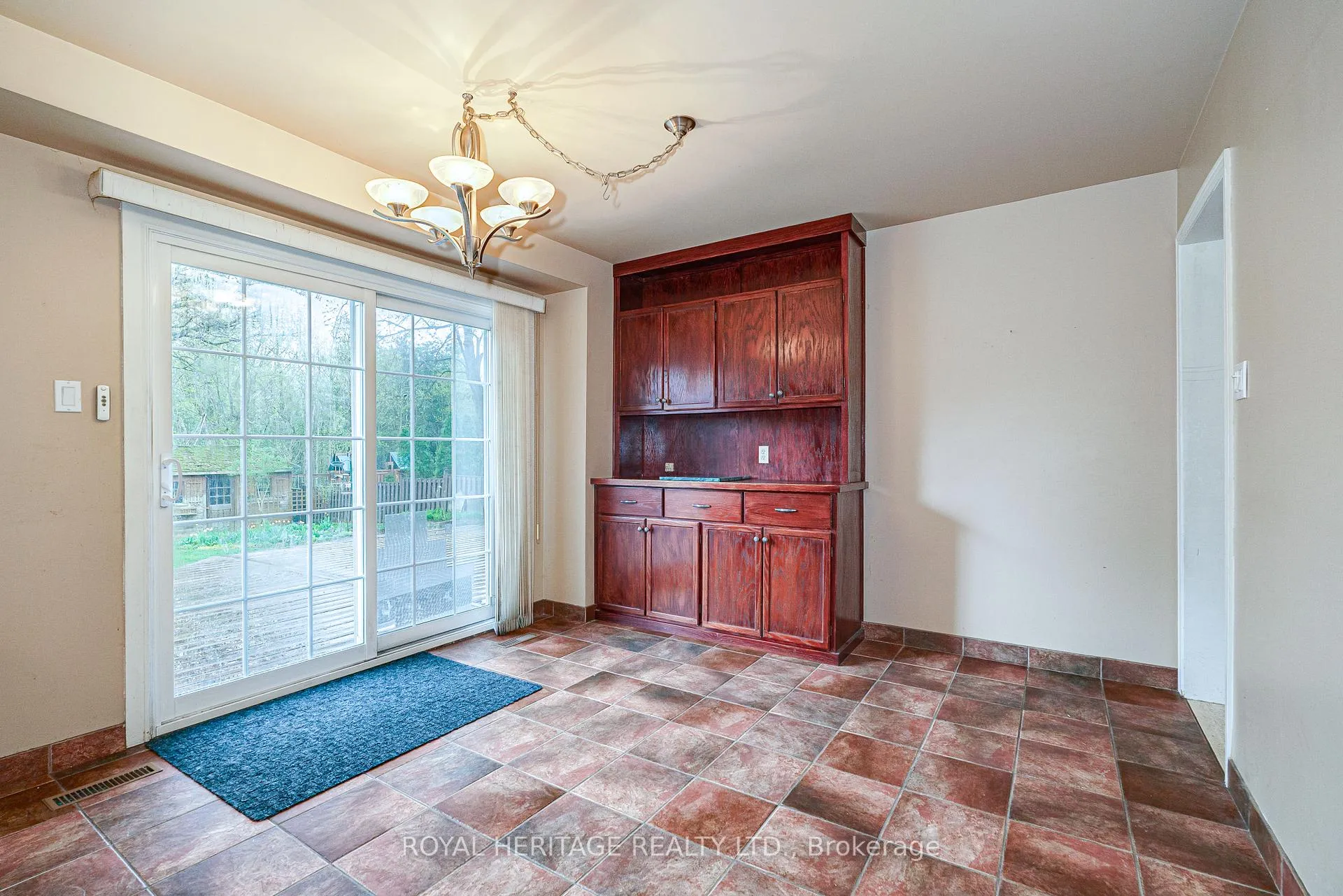 Photo 9 of 100 Squire Bakers Lane, Markham, Sherwood-Amberglen — HOMEH