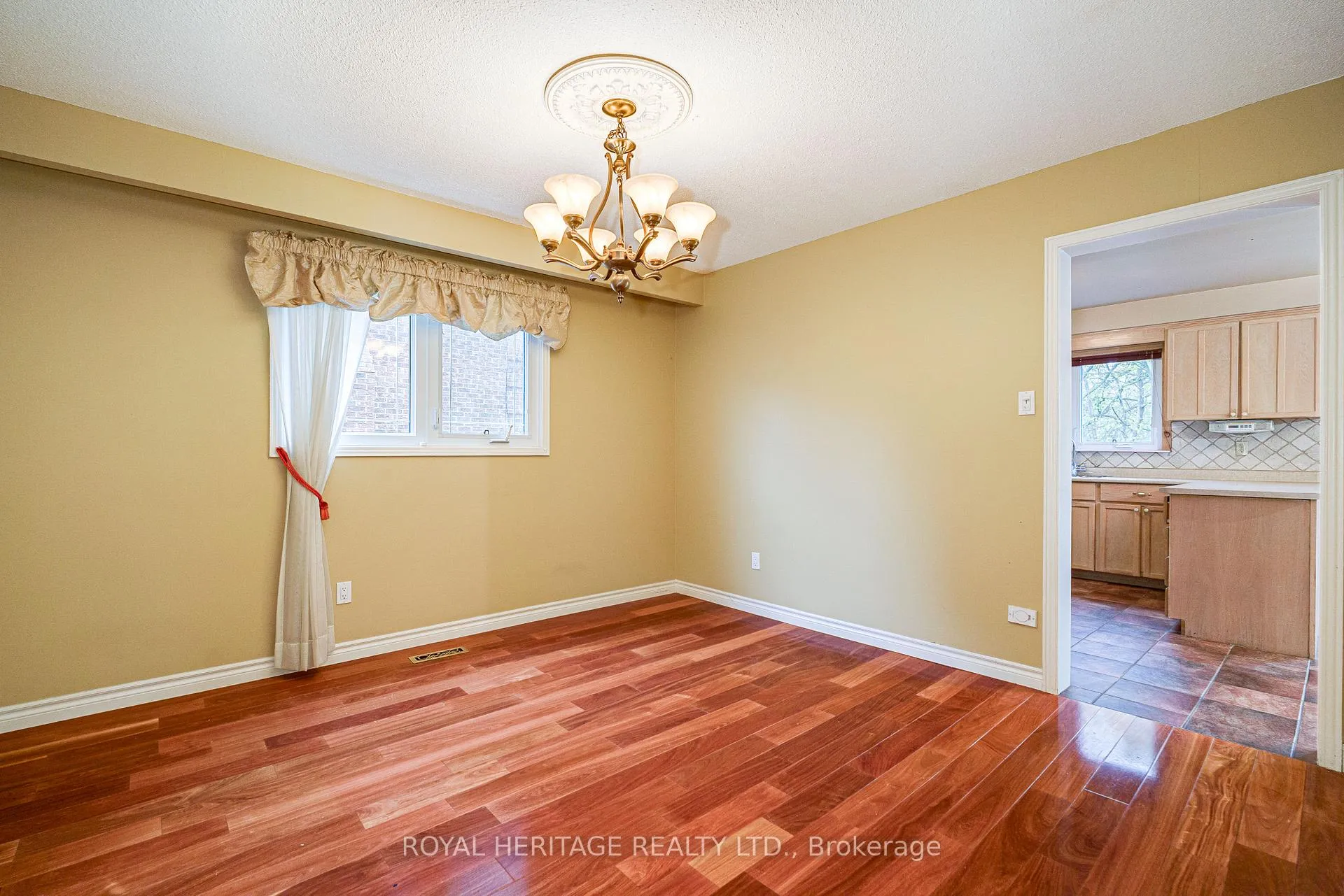 Photo 14 of 100 Squire Bakers Lane, Markham, Sherwood-Amberglen — HOMEH
