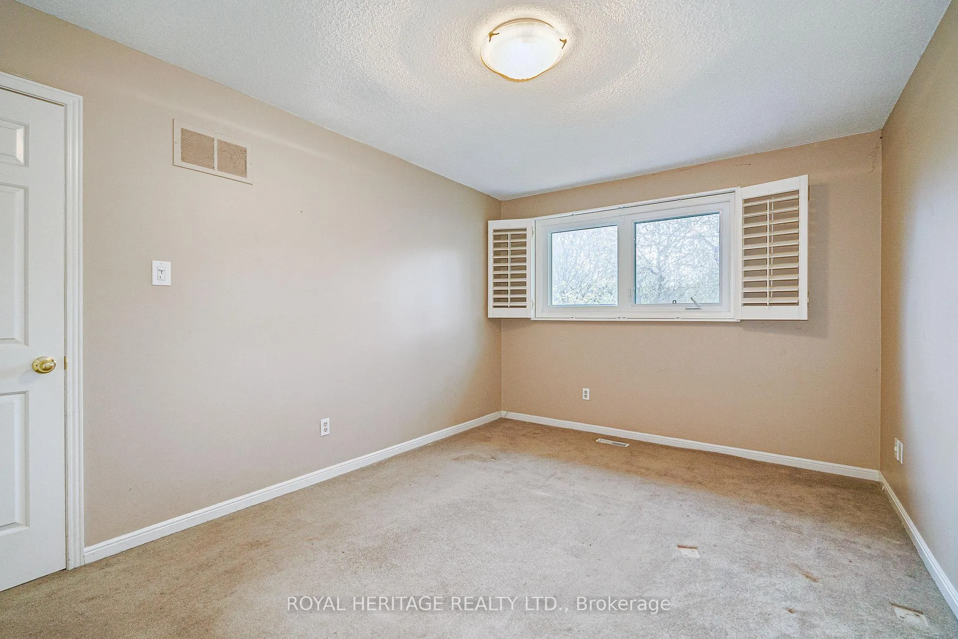 Photo 21 of 100 Squire Bakers Lane, Markham, Sherwood-Amberglen — HOMEH