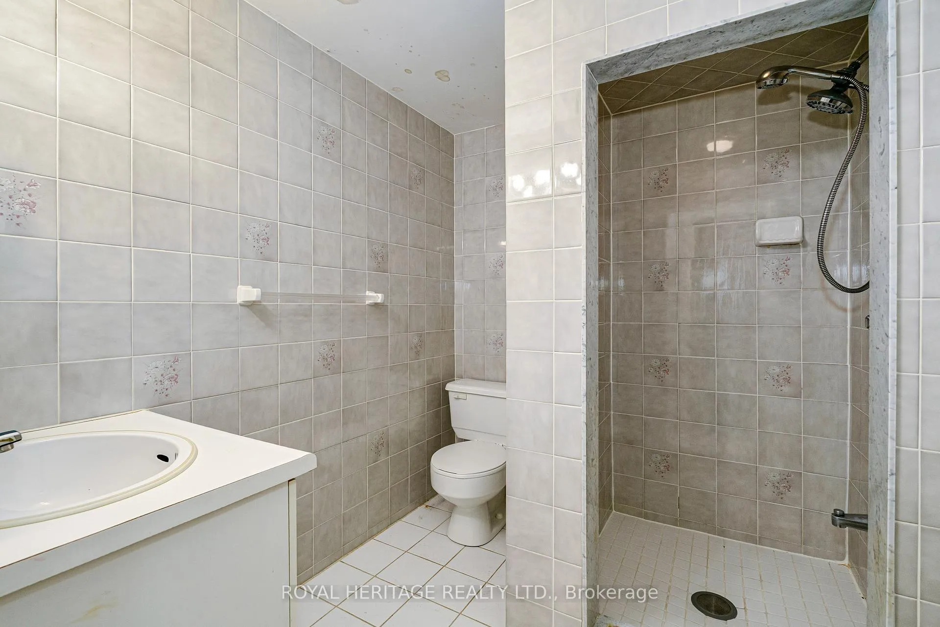 Photo 28 of 100 Squire Bakers Lane, Markham, Sherwood-Amberglen — HOMEH