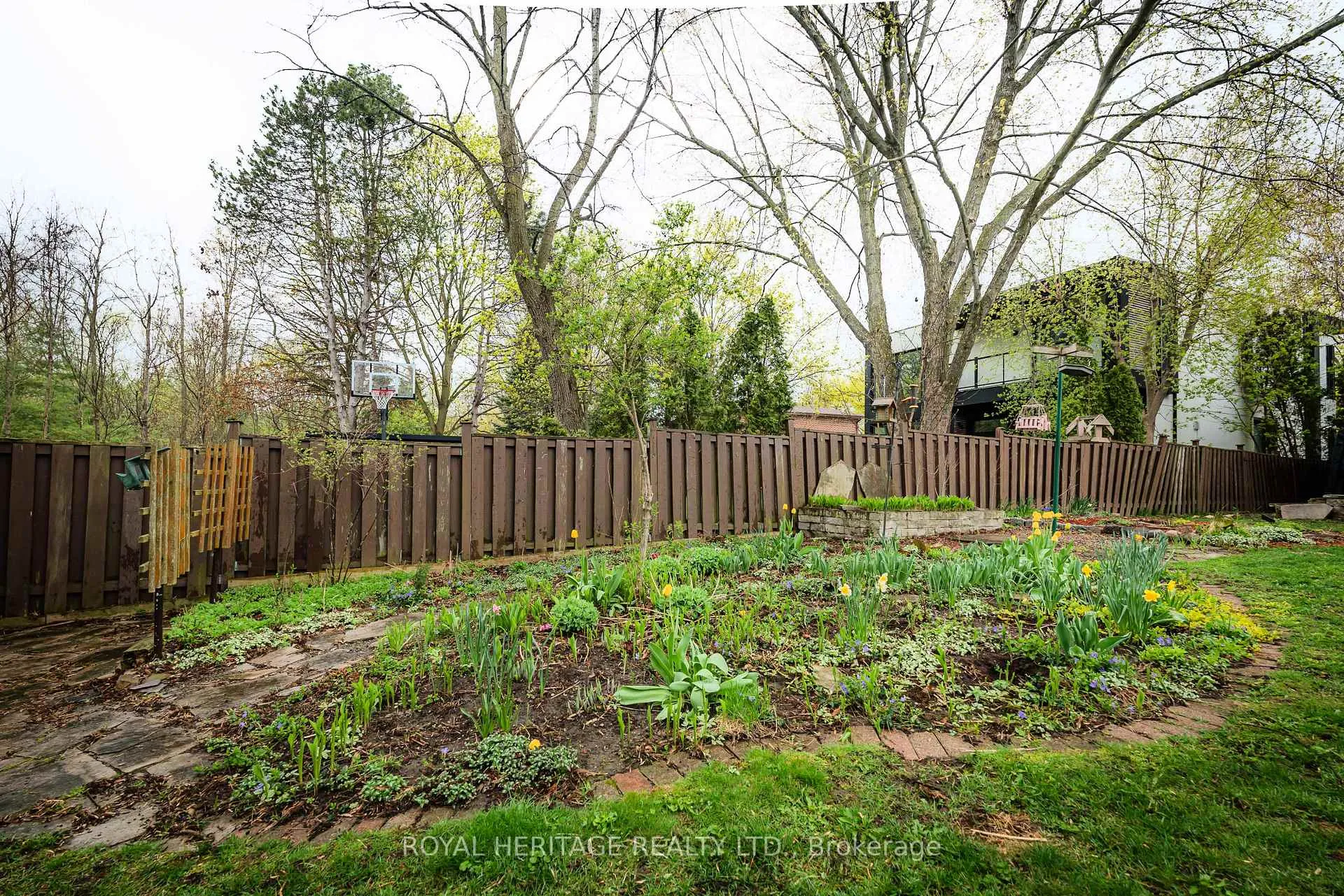 Photo 37 of 100 Squire Bakers Lane, Markham, Sherwood-Amberglen — HOMEH