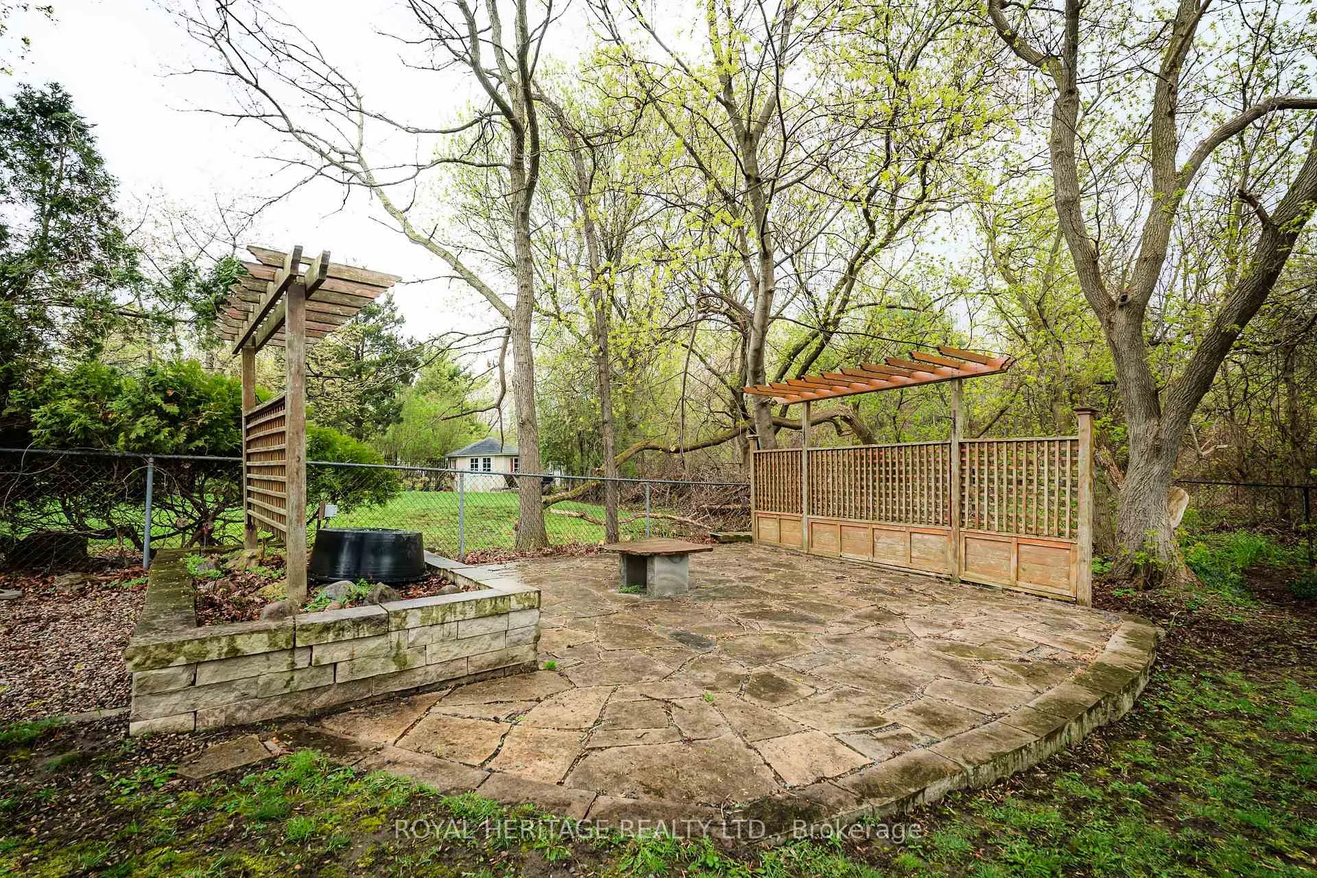 Photo 39 of 100 Squire Bakers Lane, Markham, Sherwood-Amberglen — HOMEH