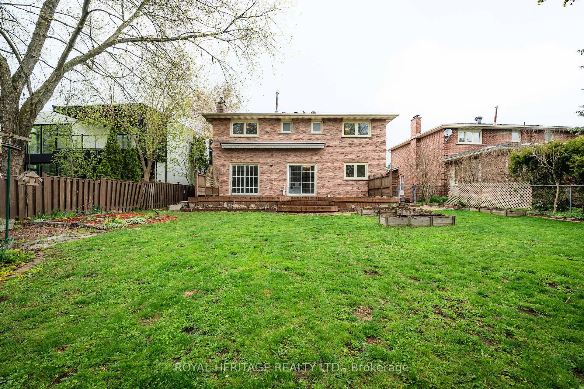 Photo 42 of 100 Squire Bakers Lane, Markham, Sherwood-Amberglen — HOMEH