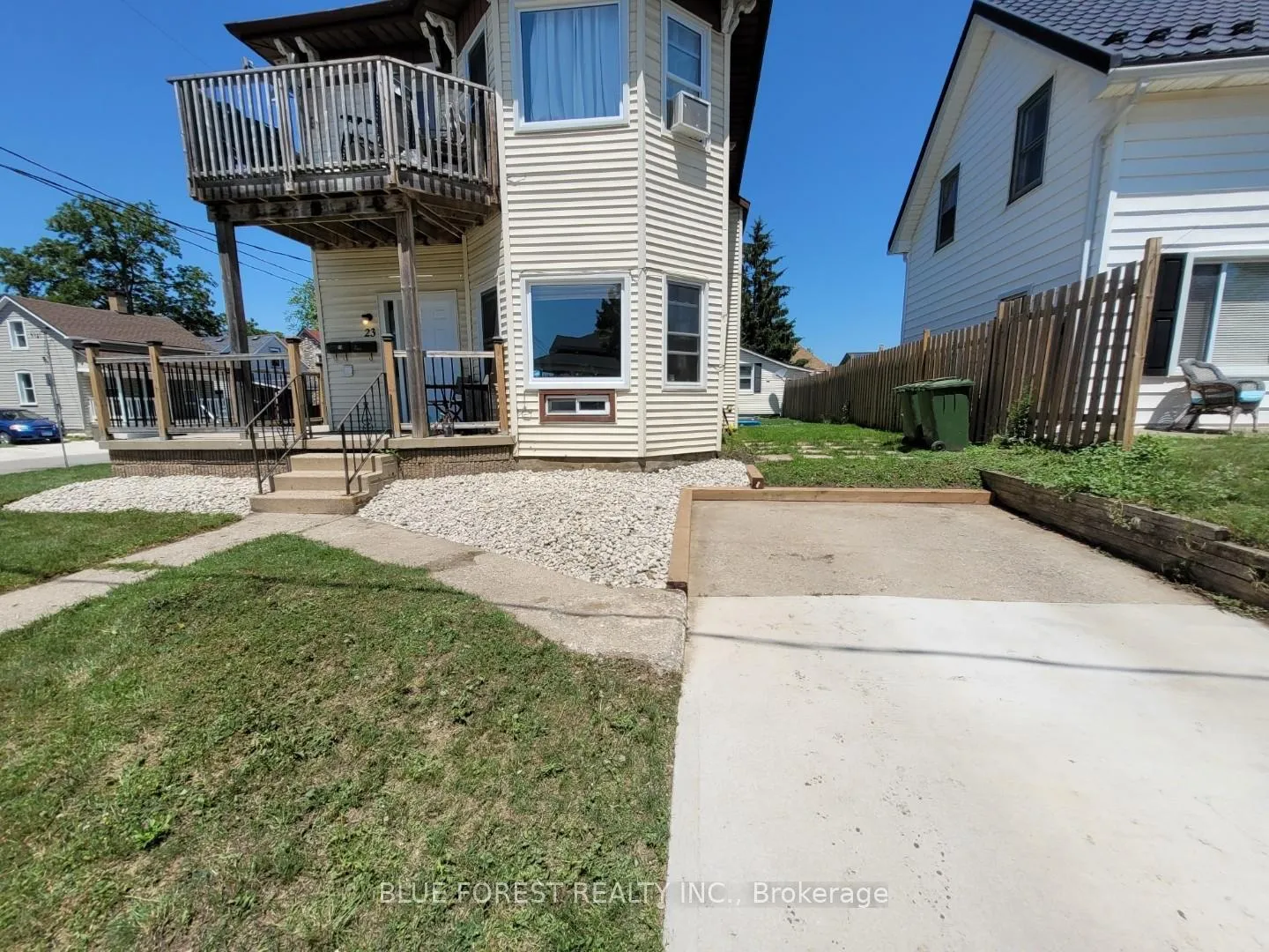 Photo 2 of 23 Barnes Street, St. Thomas — HOMEH