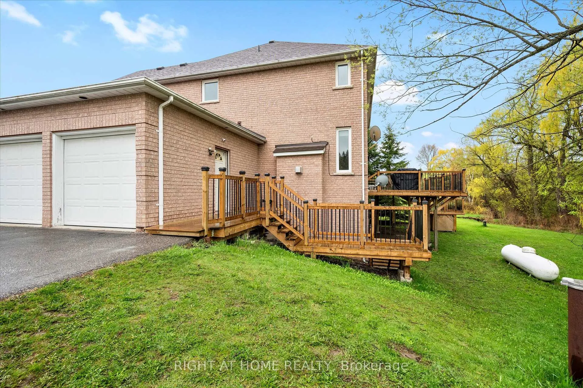 Photo 2 of 5730 Halls Road N, Whitby, Rural Whitby — HOMEH