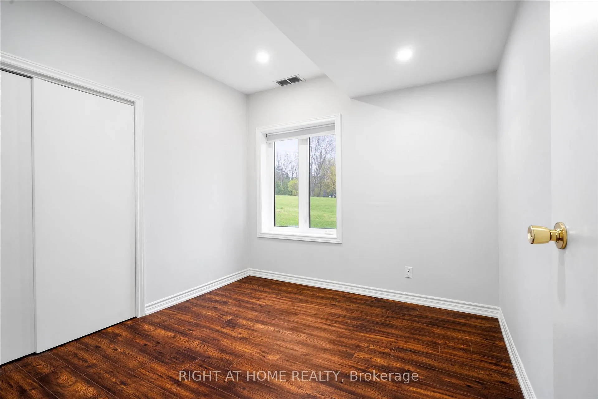 Photo 8 of 5730 Halls Road N, Whitby, Rural Whitby — HOMEH