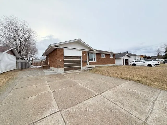 Photo 2 of 17 Erickson Avenue, Kapuskasing — HOMEH