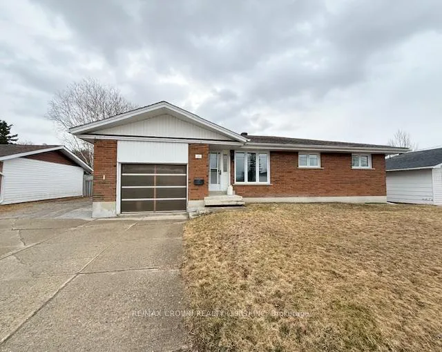 Photo 5 of 17 Erickson Avenue, Kapuskasing — HOMEH