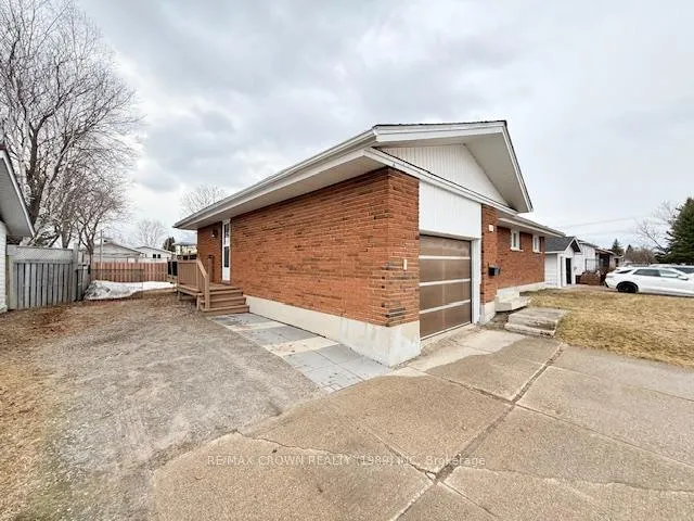 Photo 6 of 17 Erickson Avenue, Kapuskasing — HOMEH